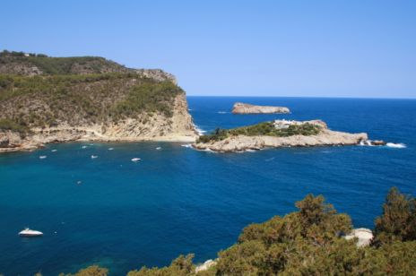 Ibiza - czar imprez, zachodów słońca i małych wysepek