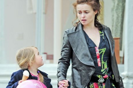 Helena Bonham Carter z córką na zakupach
