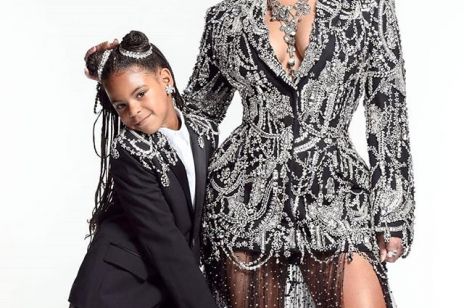 Beyonce z córką na premierze “Króla Lwa”: Blue Ivy wyrasta na ikonę stylu?