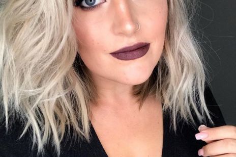 Dark lips: nowy trend w makijażu ust na jesień