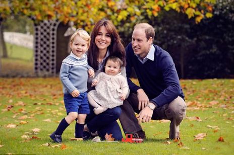 Księżna Kate i książę William z dziećmi - nowy, uroczy portret rodziny królewskiej
