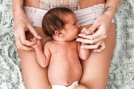 Jak wygląda brzuch po porodzie? Te mamy pokazują na Instagramie wzruszające zdjęcia