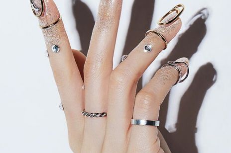 Modny manicure 2020 - biżuteryjne paznokcie to hit na wiosnę