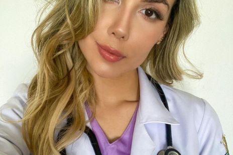 To ona została okrzyknięta "najseksowniejszą lekarką świata". 28-latka na co dzień pracuje w boliwijskim szpitalu