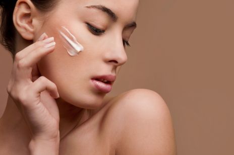 Jakie składniki muszą zawierać kremy do twarzy? 5 rad wytrawnej kosmetykoholiczki
