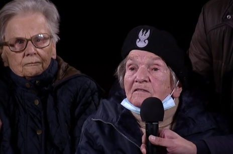 94-letnia Wanda Traczyk-Stawska stawia czoła faszyzmowi. "Milcz głupi chłopie! Chamie skończony" wykrzyczała do Roberta Bąkiewicza