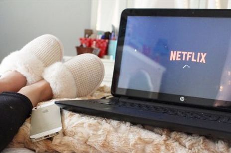 8 propozycji Netflixa na jesienne wieczory. Oto lista filmów i seriali, których nie możesz przegapić