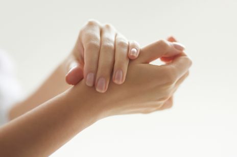 7 kremów do rąk, które poradzą sobie z wysuszoną skórą po częstym myciu i ochronią przed mrozem