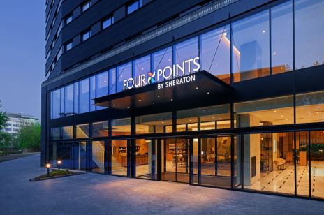 Wyjątkowa oferta warszawskiego hotelu Four Points by Sheraton sprawi, że te święta i Nowy Rok będą niezapomniane!