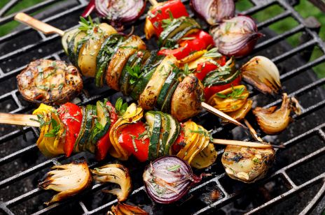 Wege grill, czyli wegańskie i wegetariańskie potrawy na grilla. 6 przepisów, które podbiją serca nawet zatwardziałych mięsożerców
