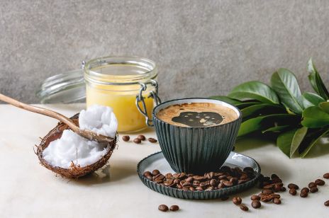 Bulletproof coffee - kawa z masłem i olejem kokosowym. Zdrowy napój w walce z nadwagą!