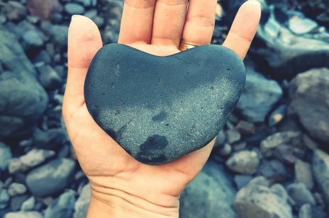 Metoda szarego kamienia - to odpowiedź na pytanie, jak uwolnić się z toksycznego związku. Na czym polega?