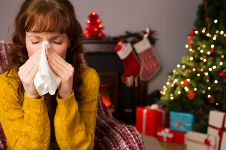 Alergia na choinkę może zepsuć nam święta. Zobacz, jakie są jej objawy