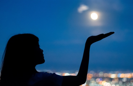 Księżycowa kumulacja energii na Dzień Kobiet
