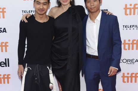 Angelina Jolie z synami - Maddoxem i Paxem