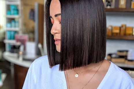 Glass hair czyli szklane włosy nowy trend: fryzury na jesień 2018