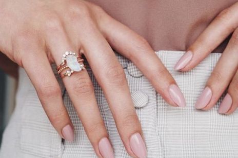 Modne paznokcie na lato: rose nails