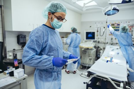 Koronawirus w Polsce: "Najbliższe trzy miesiące to będzie prawdziwe piekło" - mówi lekarz zajmujący się prognozowaniem rozwoju pandemii