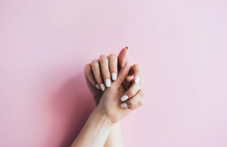Jak dbać o dłonie i paznokcie