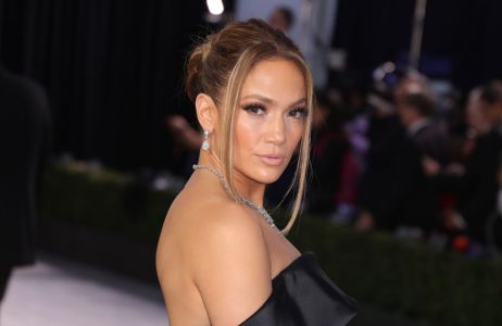 Stylizacje J.Lo z podróży poślubnej w Paryżu - znalazłyśmy identyczne looki na każdą kieszeń