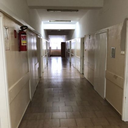 korytarz-szpitala-psychiatrycznego-w-janowie-lubelskim_3