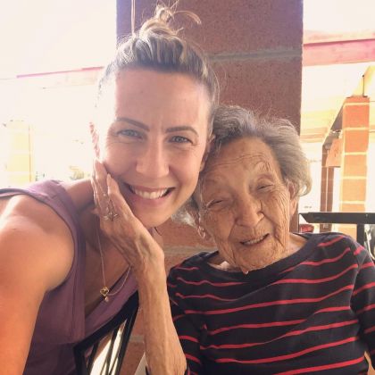 102-letnia-prababcia-cwiczy-z-wnukiem