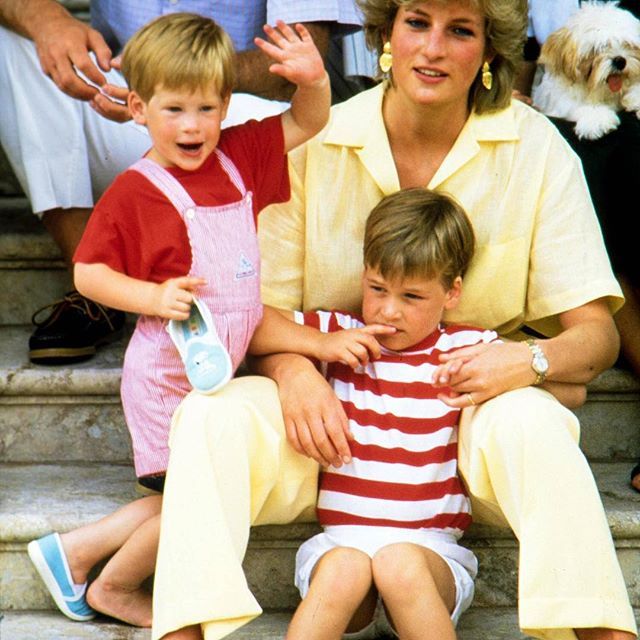 Księżna Diana z synami: Harrym i Williamem