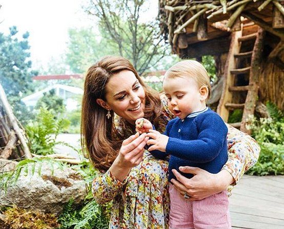 Nowe zdjęcia Kate Middleton z księciem Williamem i dziećmi są urocze!
