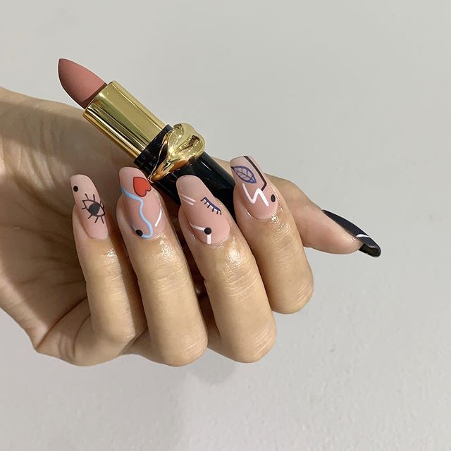 Lipstick nails