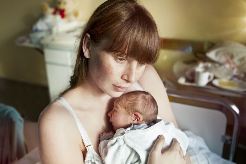 Przełomowe badania na temat depresji poporodowej: To mit, że dotyka matki tuż po porodzie