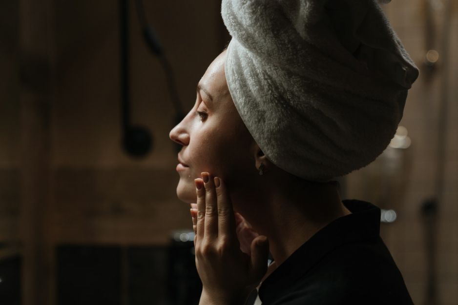 Oczyszczanie twarzy – ważny element codziennej pielęgnacji, również zimą