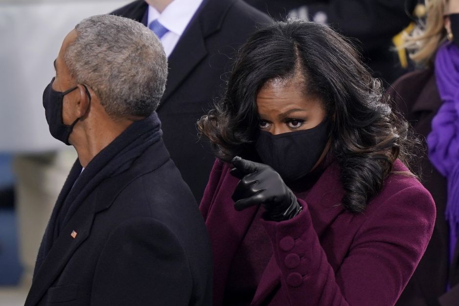 Michelle Obama - wszyscy mówią tylko o jej fryzurze. Jak zrobić idealne fale?