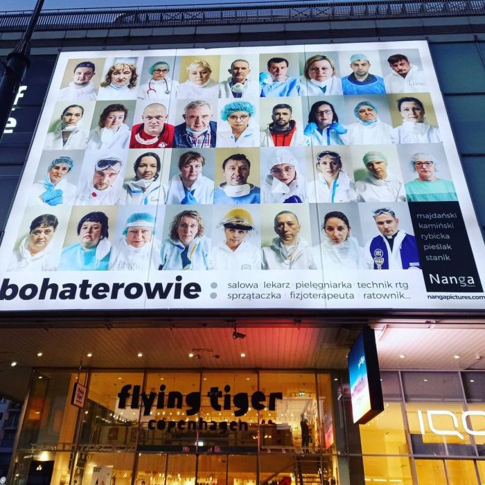 Billboard "Bohaterowie" w centrum Warszawy wywołał poruszenie