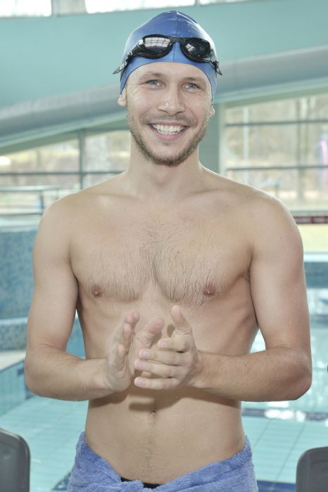 Mateusz Banasiuk podczas Mistrzostw Polski Aktorów w Pływaniu