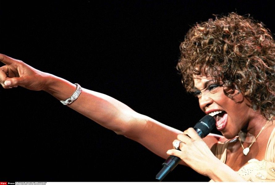 Whitney Houston dziś obchodziłaby 53 urodziny. Jej śmierć do tej pory skrywa wiele tajemnic