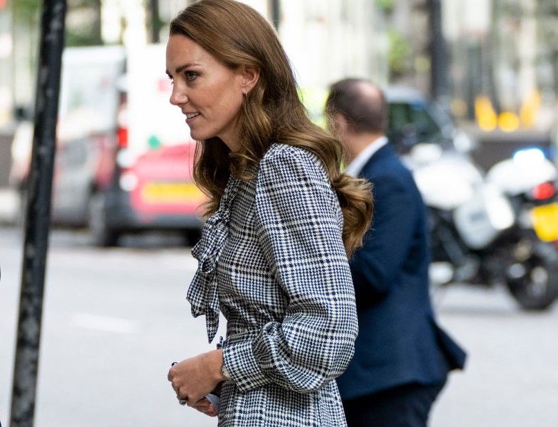 Księżna Kate drugi raz pokazała się w sukience znanej sieciówki - i to za mniej niż 150 zł!