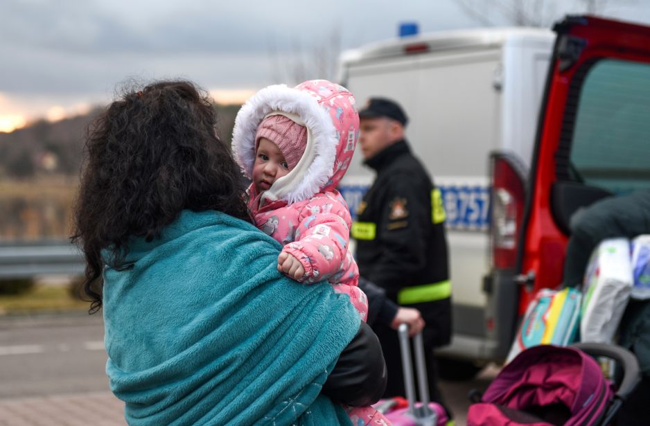 Sytuacja na przejsciu granicznym w Hrebennem. Mieszkańcy Ukrainy uciekają do Polski