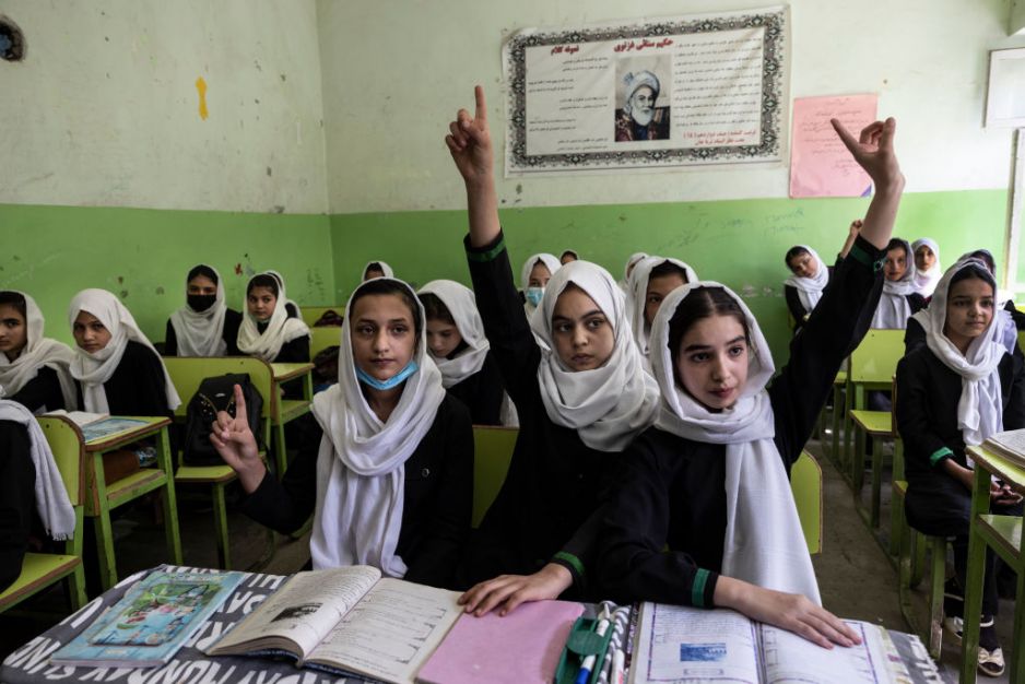 Talibowie zamykają szkoły dla dziewcząt w Afganistanie.  „Czy to przestępstwo być dziewczyną? Wszystko, czego chcemy, to chodzić do szkoły”