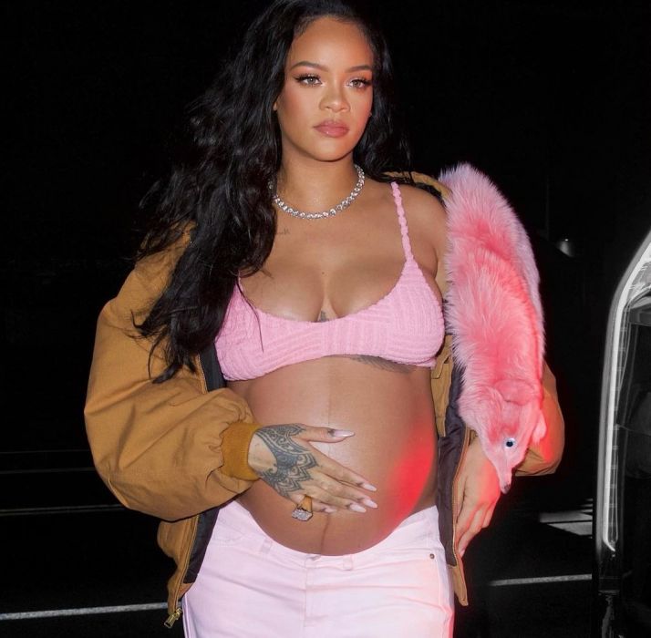 Rihanna o kontrowersjach wokół jej ciążowych stylizacji:"Moje ciało robi teraz niesamowite rzeczy i nie będę się tego wstydzić". Święta prawda!