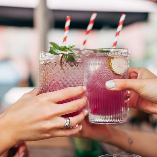 Przepisy na domowe drinki. Jak zrobić dobre i tanie drinki, nie tylko z wódką?