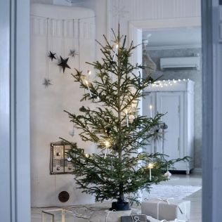 Dekoracje na święta Bożego Narodzenia – jak udekorować dom w stylu skandynawskim – inspiracje