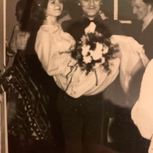 Donald Tusk pokazał archiwalne zdjęcia ze ślubu.