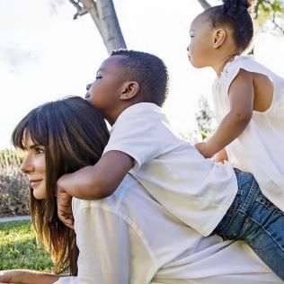 Sandra Bullock z dziećmi