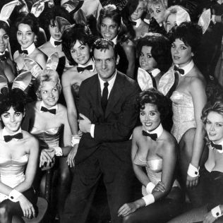Hugh Hefner i "Króliczki Playboya", 1962