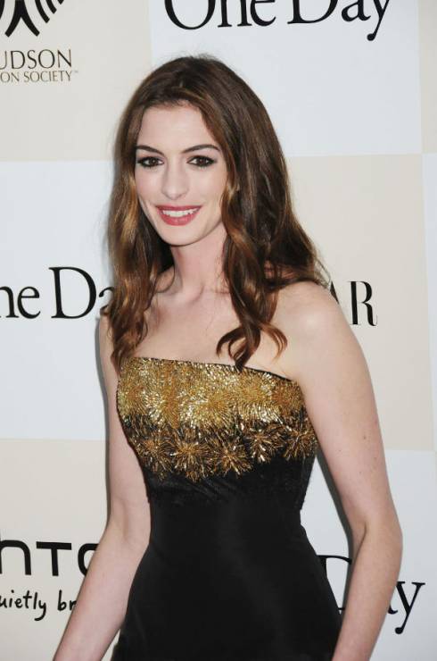 All-ONS_01162646-Anne_Hathaway