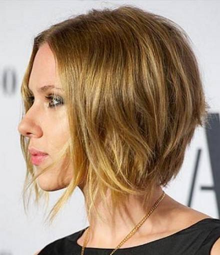 Scarlett-Johansson-Messy-Style-Short-Hair-Cut--440x511