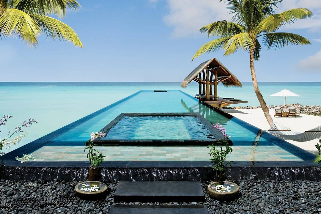 swimming-pool-at-one-and-only-reethi-rah-maldives-conde-nast-traveller-27oct15-pr_1080x720