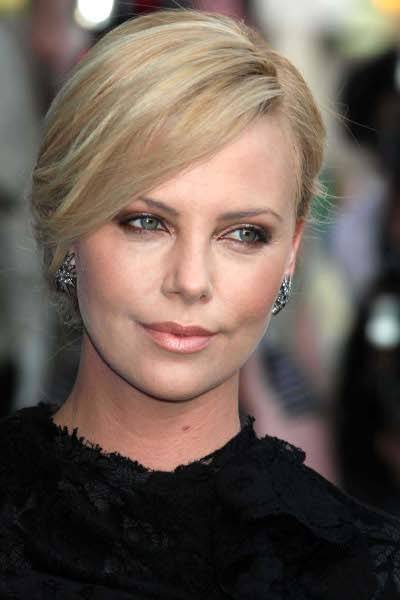 ALLONS_620118_Charlize_Theron