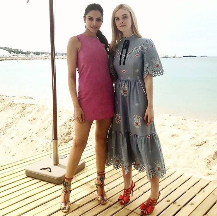 Deepika Padukone i Elle Fanning w Cannes 2017