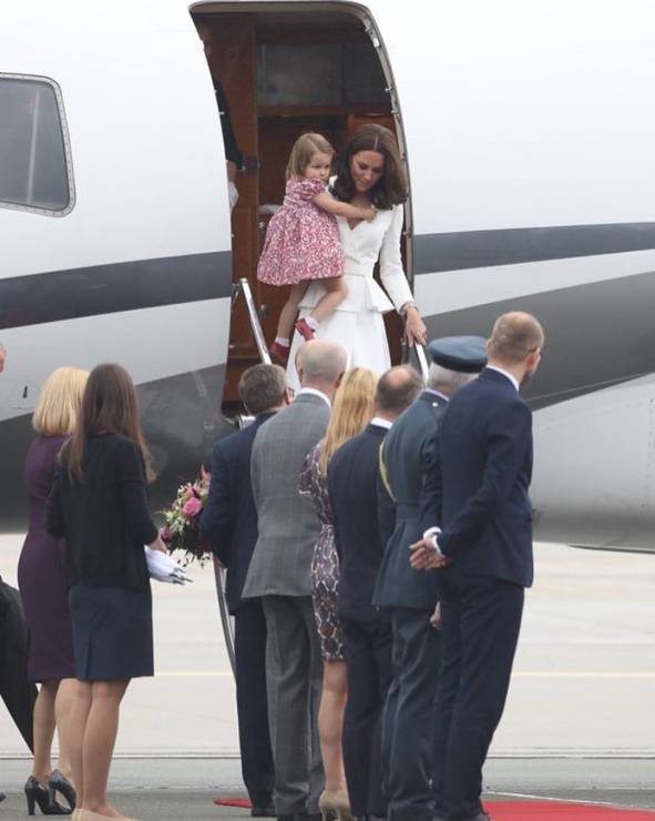 Księżna Kate na lotnisku w Warszawie